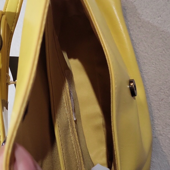 Universal Thread Yellow Crossbody Bag - Picture 5 of 14